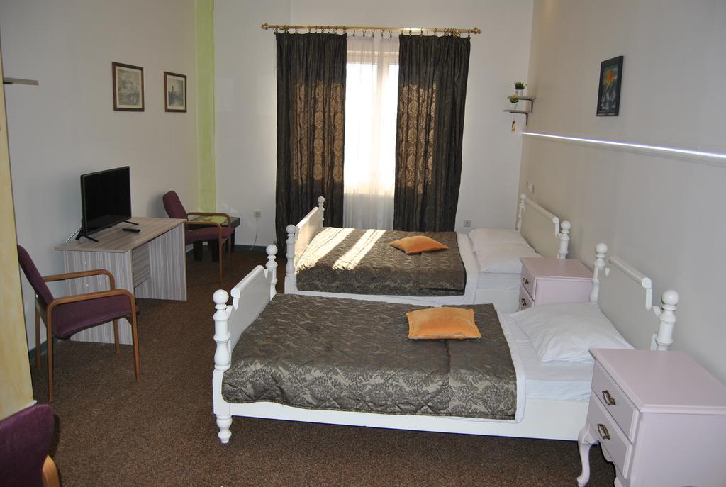 Hotel Italia ซาราเยโว ภายนอก รูปภาพ