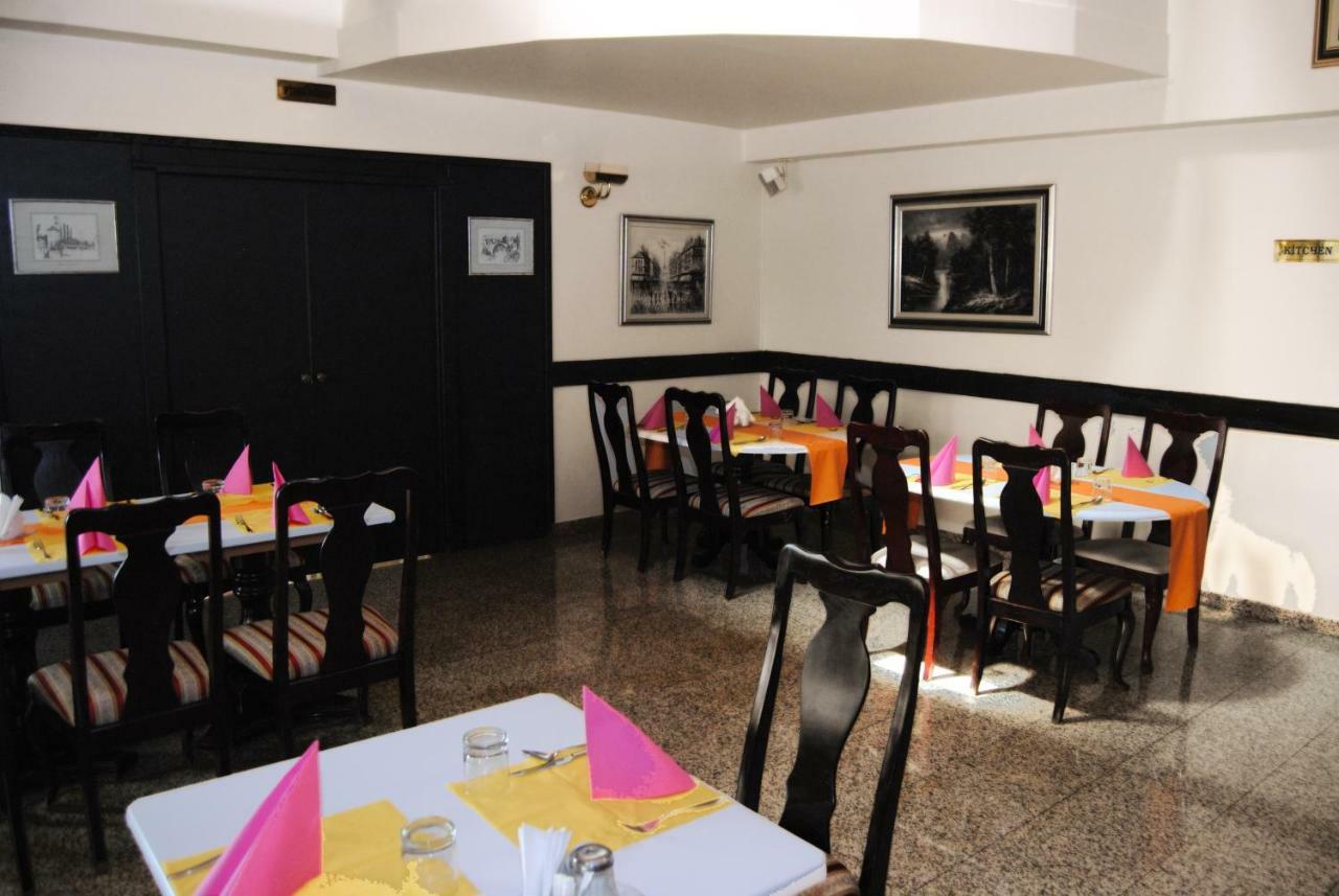 Hotel Italia ซาราเยโว ภายนอก รูปภาพ